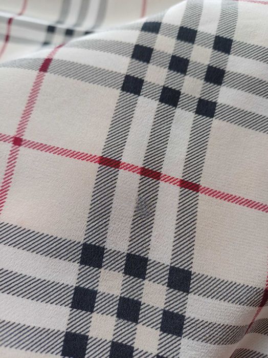 Burberry jedwabny szal w kratę