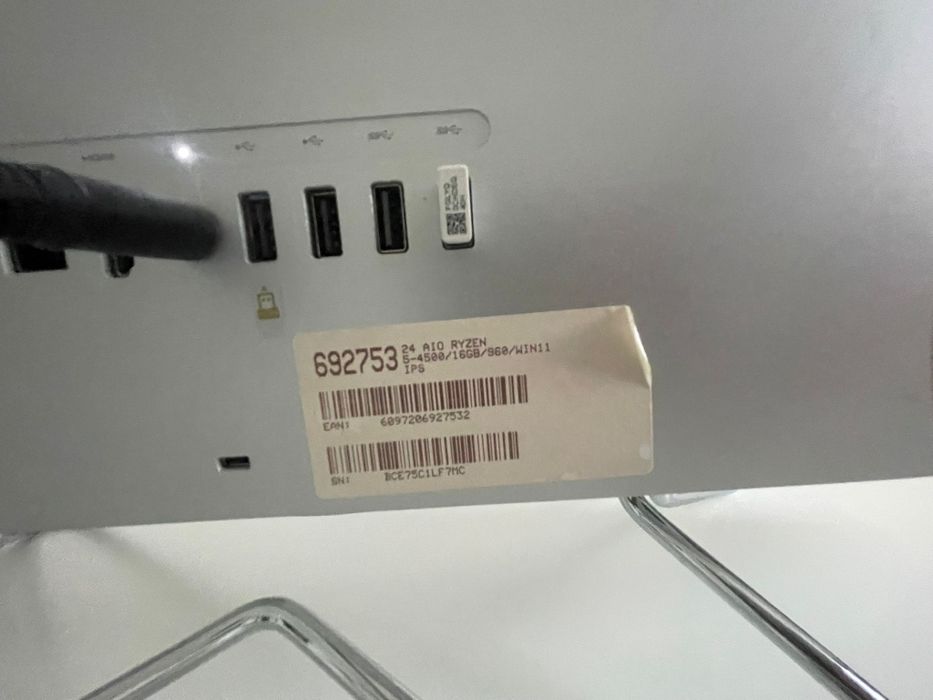 Komputer 2 w 1  Hp w idealnym stanie