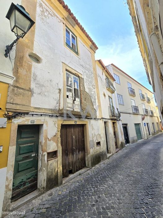 Investimento Prédio em propriedade horizontal, habitação e comércio |