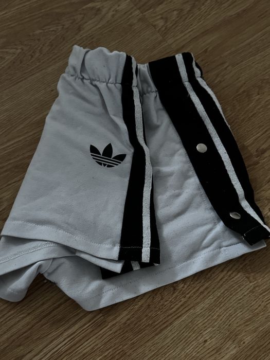 Шорти адідас короткі