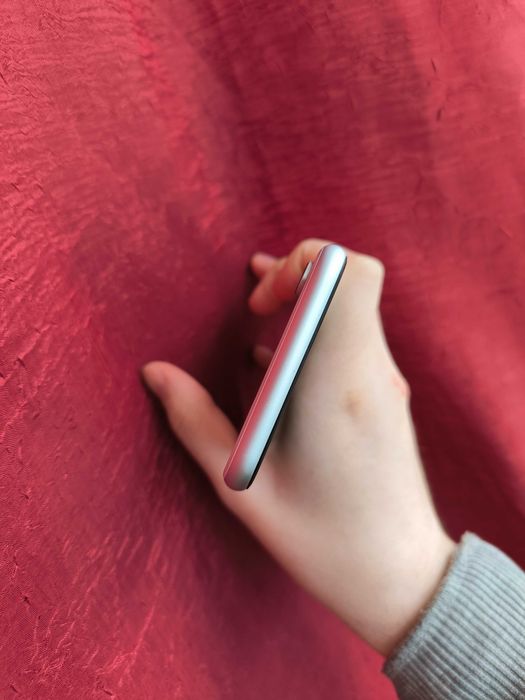 Apple iPhone XR 128 ГБ White Neverlock