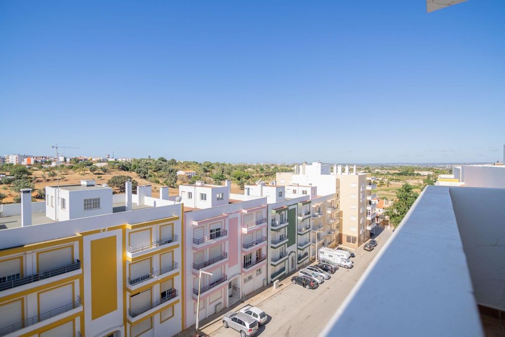 T3 Ótimo estado. Em Alvor Pequenas melhorias