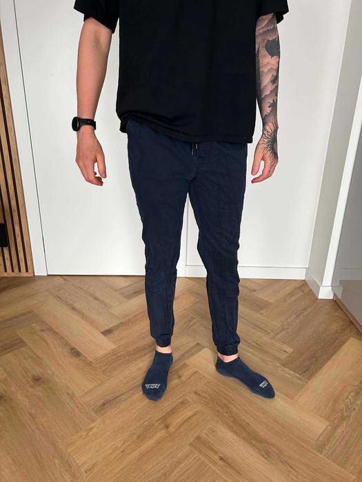 granatowe joggery Jiggawear