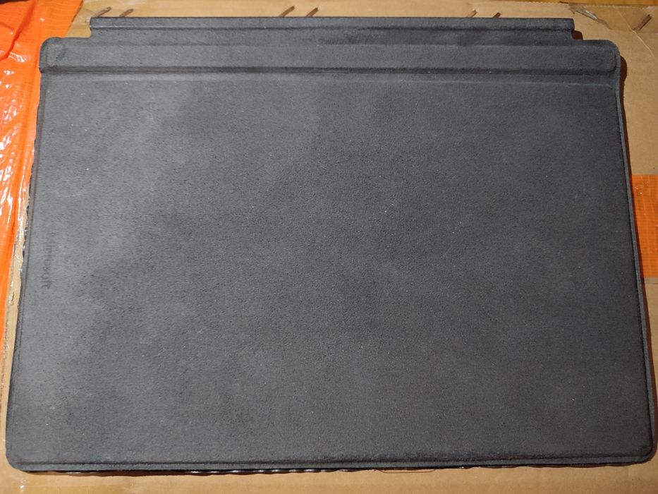 Чохол-клавіатура Microsoft Surface