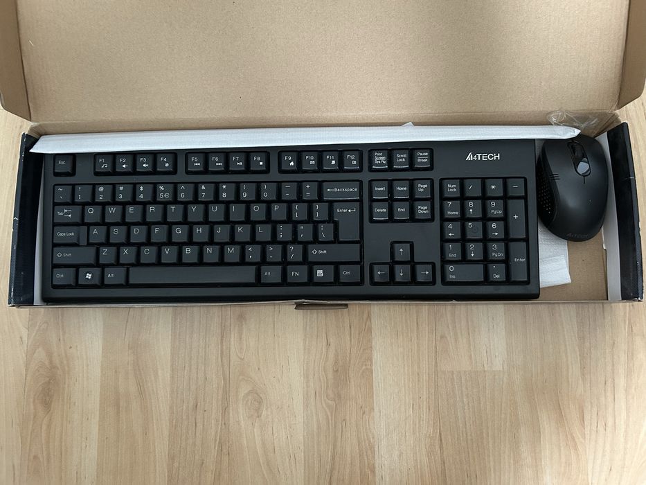 Czarna klawiatura a4tech + myszka