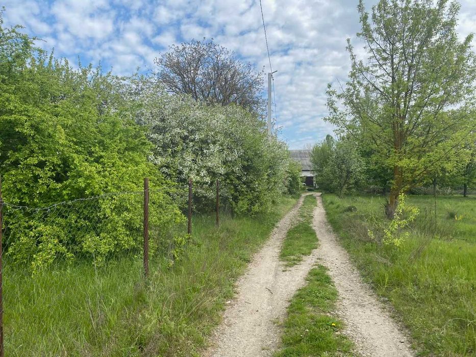 Продам земельну ділянку 32 сот. в Крюківщіни біля Озера