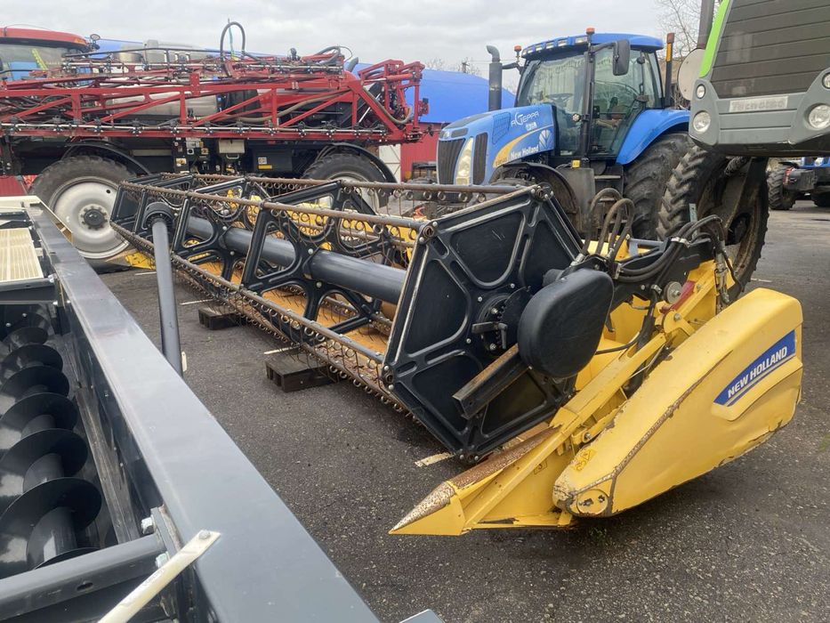 Продам жатку NewHolland 7,3 m vario