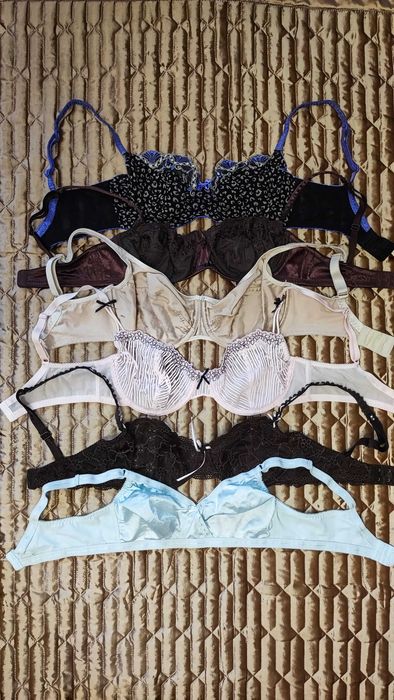 Бюстгальтери  різні  Обʼєм: 75.