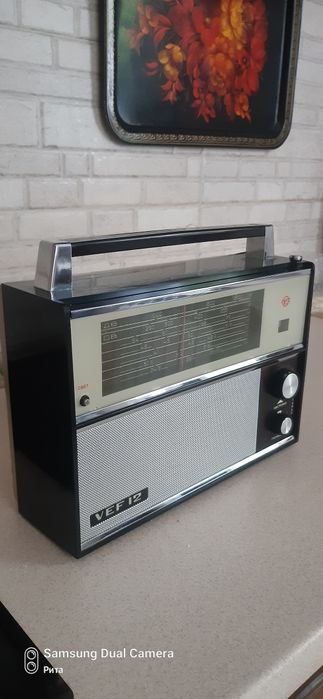 радиола минск 61 отличное звучяние чёткий приём фм 88-108мгц !