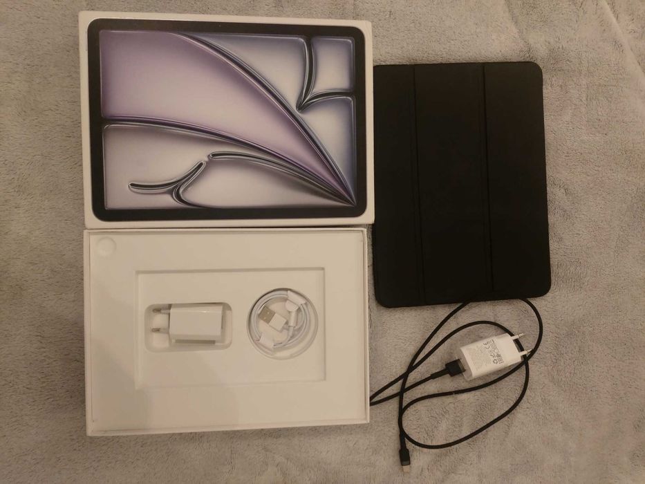 iPad Air 11 M2 128gb Сірий, 2 царапинки, майже новий, 135 перезарядів