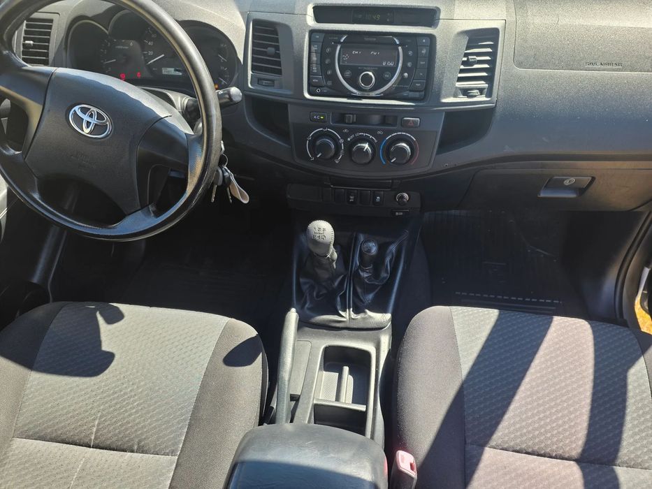 Toyota Hilux 2.5 D-4D 4WD CE CM AC