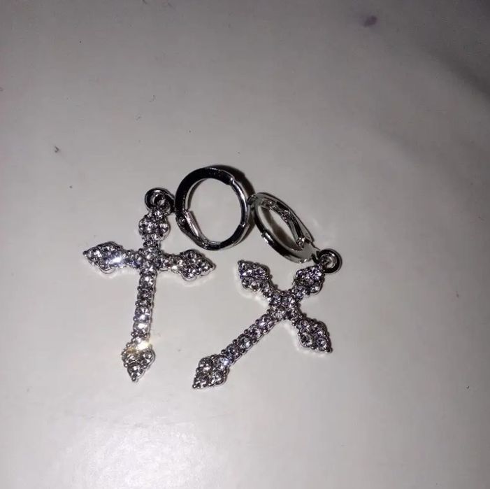 Сережки з хрестиком