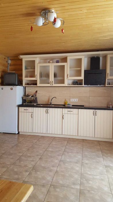 Житло біля термальних басейнів