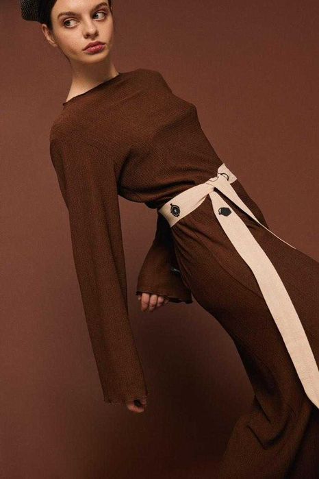 Сукня шоколадна з розрізами