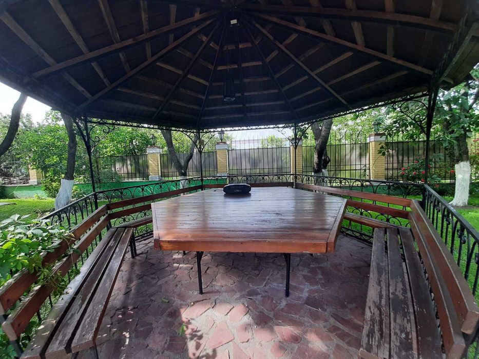 Посуточно. Дом 450 кв., 7 спален. НОВЫЙ ГОД - 30 000 грн.