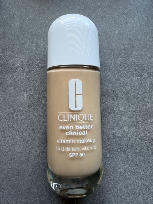 Podkład Clinique Even Better Clinical light warm 3