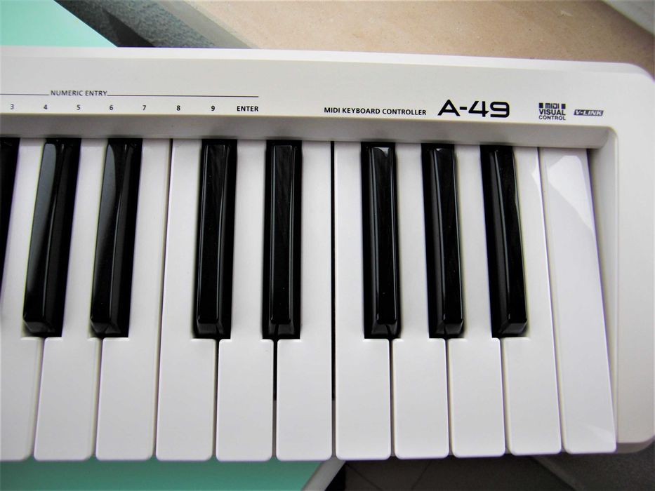 Vendo teclado Midi da Roland + pedal da Boss