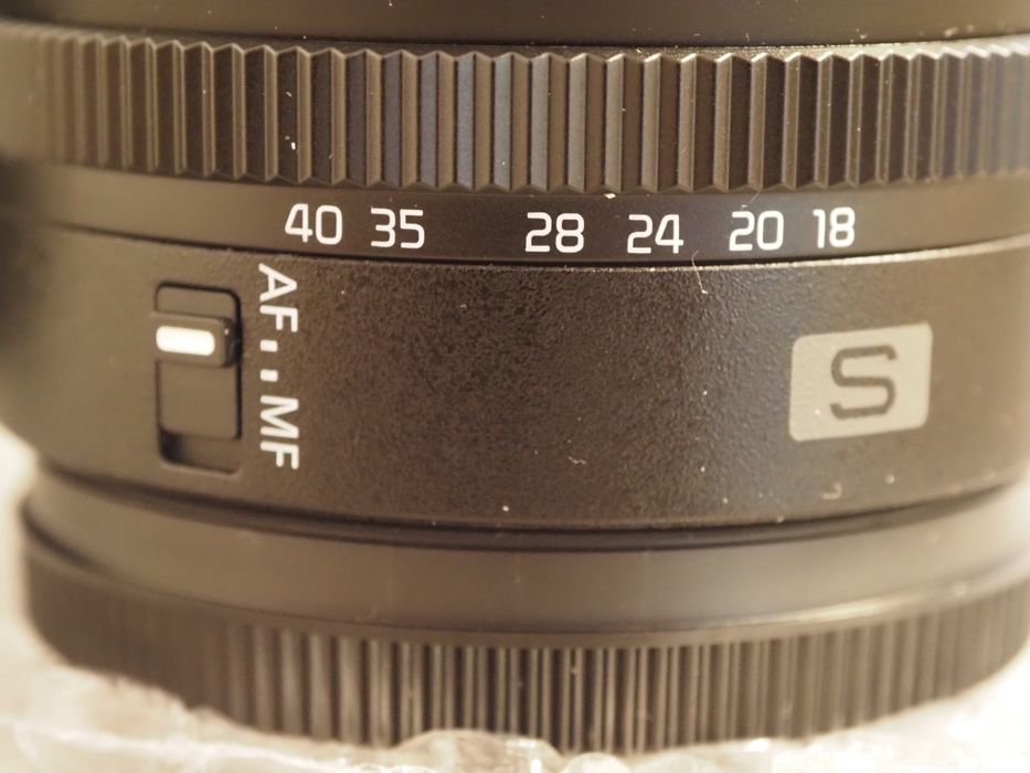 Câmera Full Frame  Panasonic S5D + lente  18-40 (Nova)
