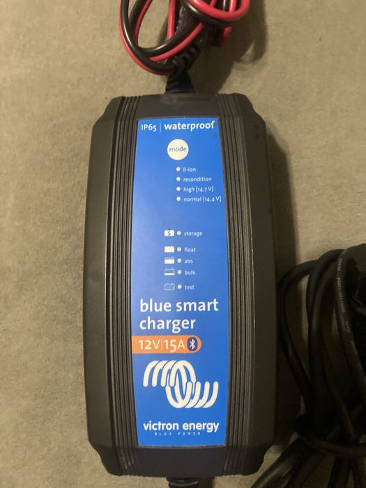 Зарядное устройство Victron Energy Blue Smart IP65 Charger 12/15