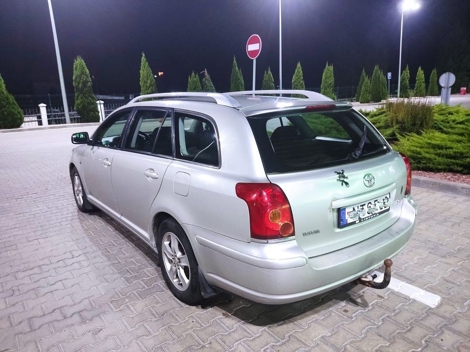 Тойота авенсис  Toyota avensis 2.0 дизель
