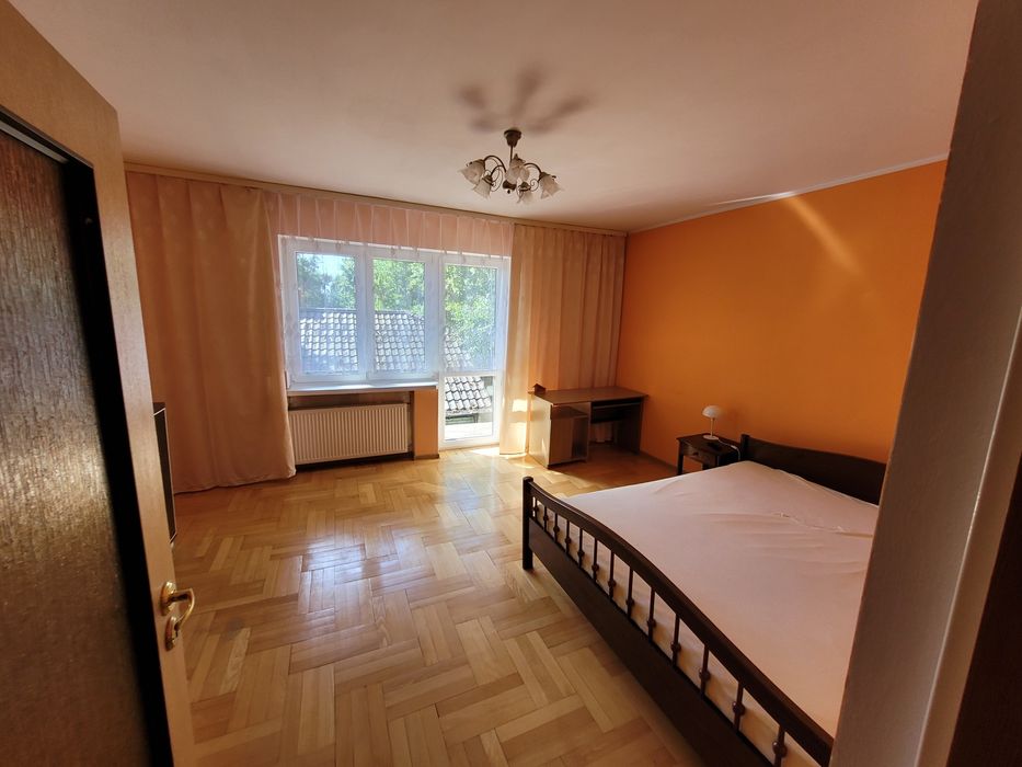 Duży pokój 18m2 + balkon