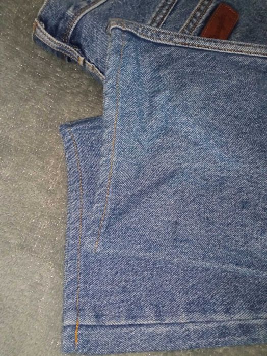 Чоловічі джинси Wrangler W34 L32