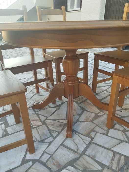 Conjunto de mesa e 6 cadeiras em cerejeira