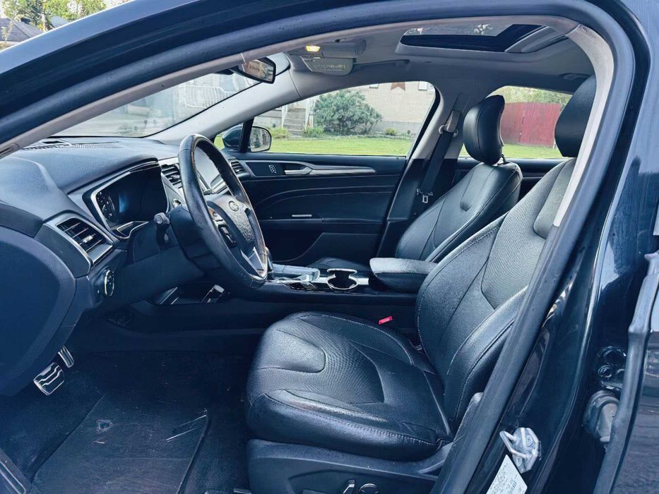 Ford Fusion Titanium      2014