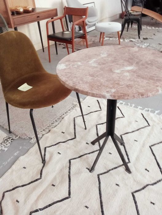 Mesas Bistrô em Mármore / Marble Bistro Tables