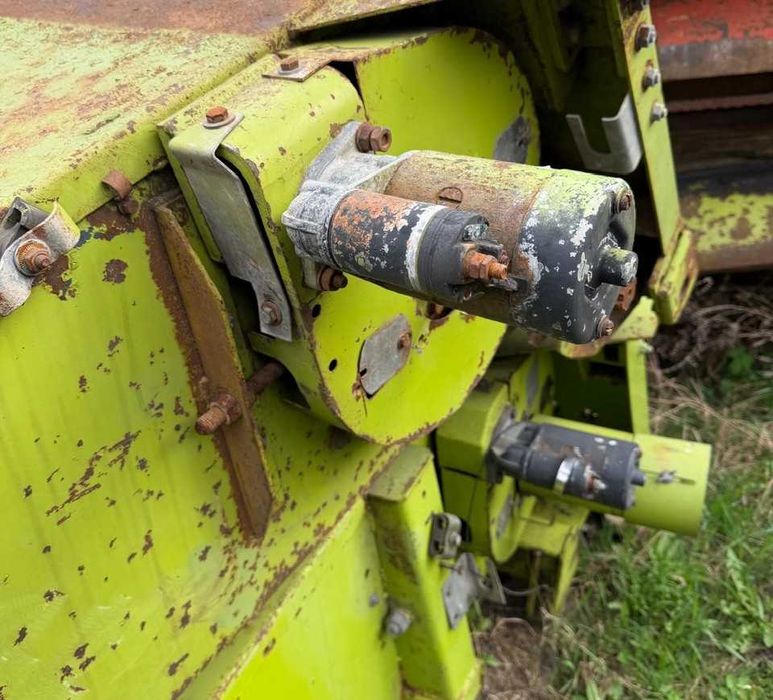 Rewers podajnik pochyły gardziel kombajn claa Dominator 86,96 88