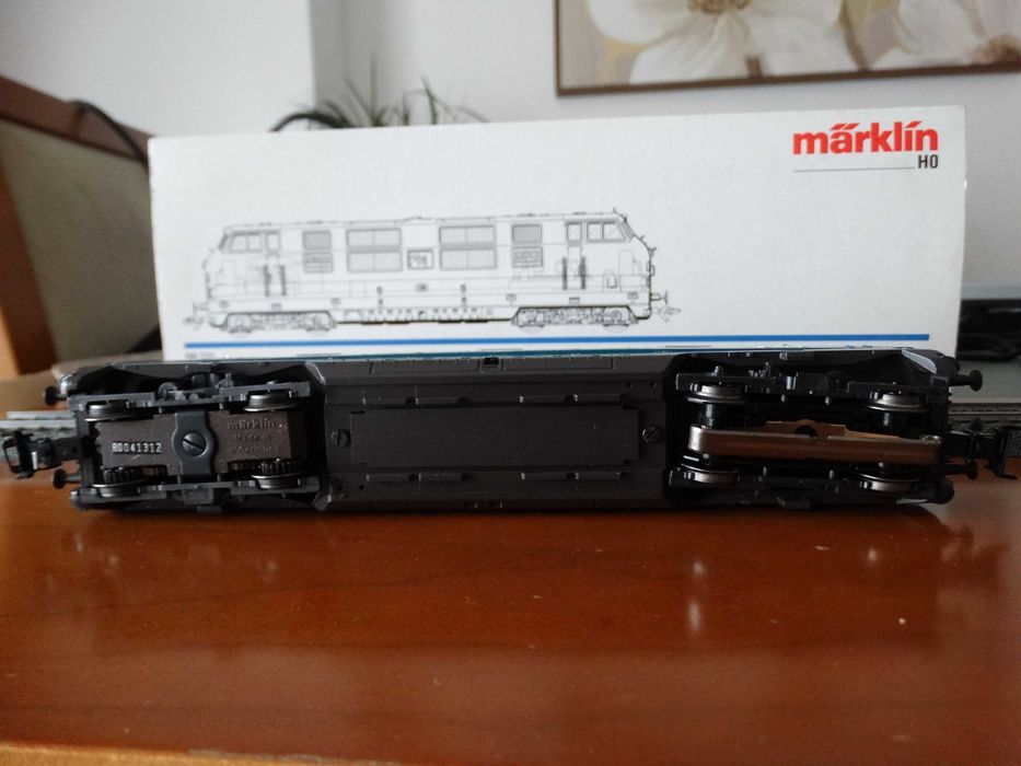 Marklin BR 221 Digital H0 branca e azul