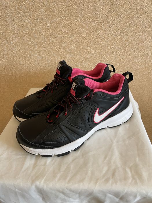 Кросівки NIKE. 39р. 25 см