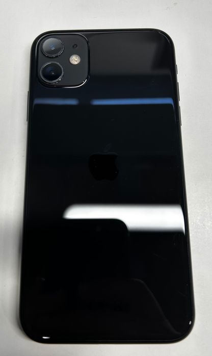 iPhone 11 64GB – 84% bateria – Bom estado + carregador incluído