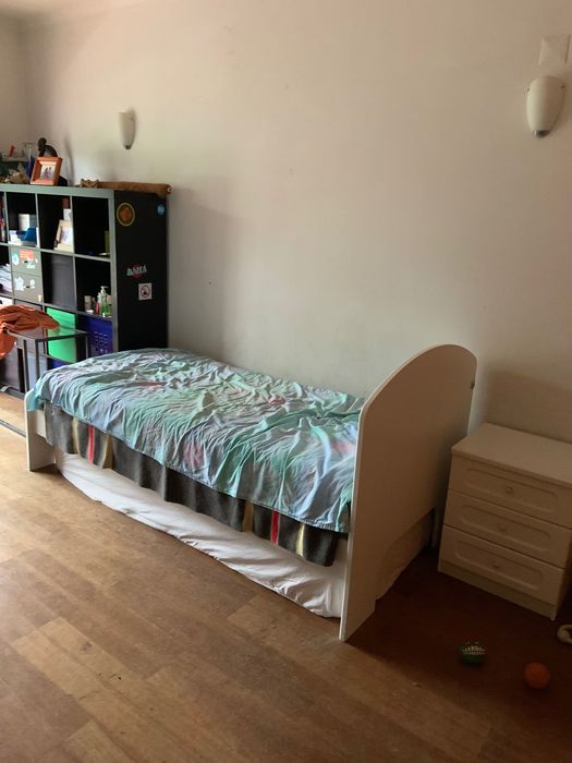 Cama+estrado+colchao+mesa cabeceira