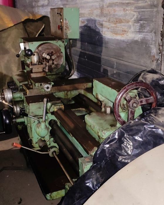 Станок токарно-гвинторiзний ИТ-1М