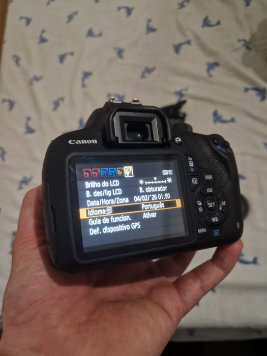 Máquina Fotográfica Canon EOS 1200d + objetiva canon EF-S 18-55mm II