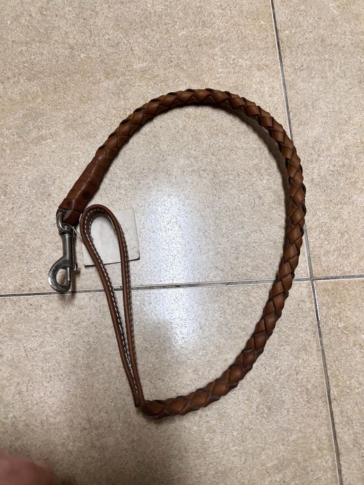 Trela  em couro nova nunca usada