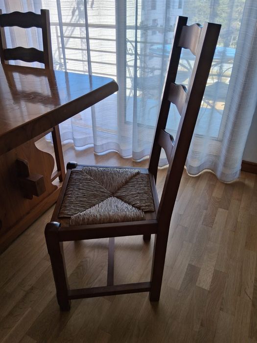 Mesa de jantar com 10 cadeiras, 2 aparadores mesa de centro