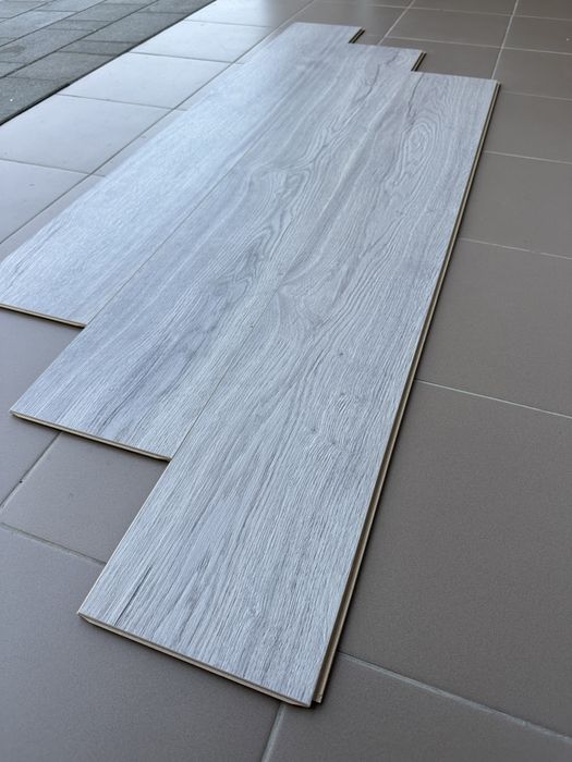 Ламінат EGGER EL2081 "Дуб Елва сірий" 8мм/32клас 4V Німеччина 580грн/м