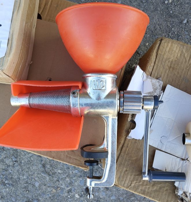 Соковижималка чавунна для томатів Мотор Січ НОВА