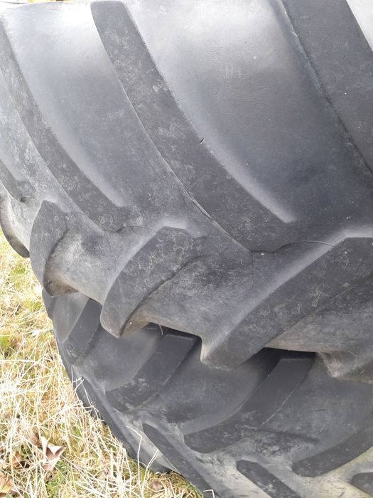 Koła blizniakcze do ciągnika Fendt John Deere.