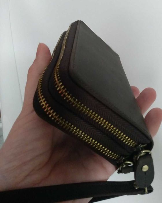 Місткий  гаманець-клатч на дві блискавки з якісної натуральної шкіри