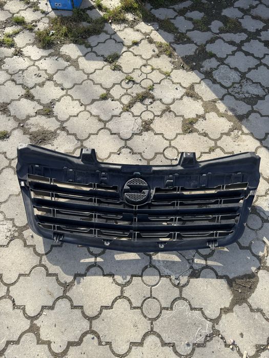 Решітка передня Опель Мовано Opel Movano решотка