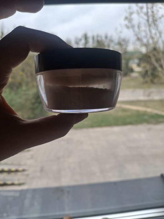 Paleta Benefit cheekleaders i puder kat von d