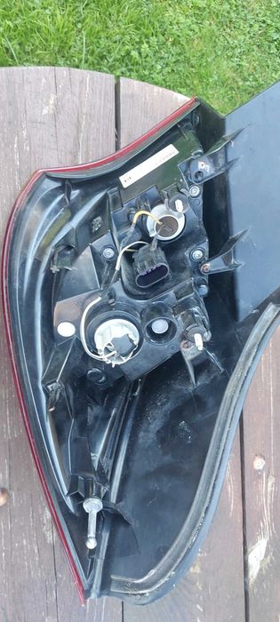 Lampa tylna lewa astra j gtc