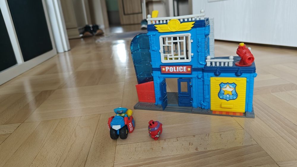 Super zings posterunek policji
