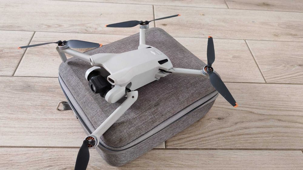 dron dji mini 3 zestaw ( dron uszkodzony)