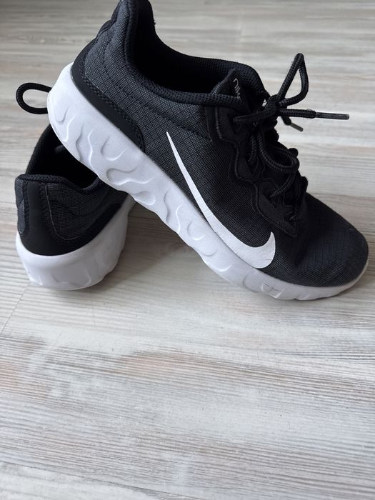 Nike кросівки 40 розмір (255 мм)