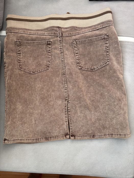 Spódniczka sztruksowa L