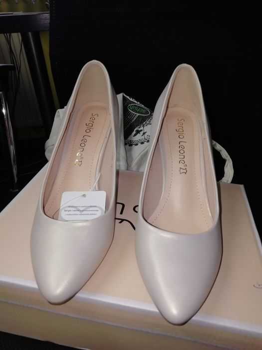 Buty ślubne perłowe